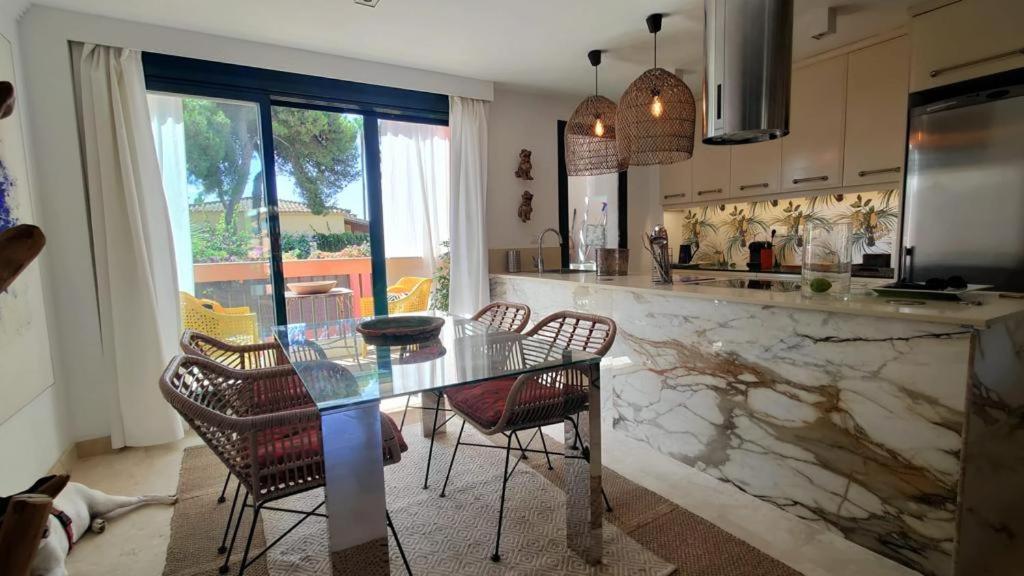 Chambao Suite Marbella Cabopino Beach Exterior photo